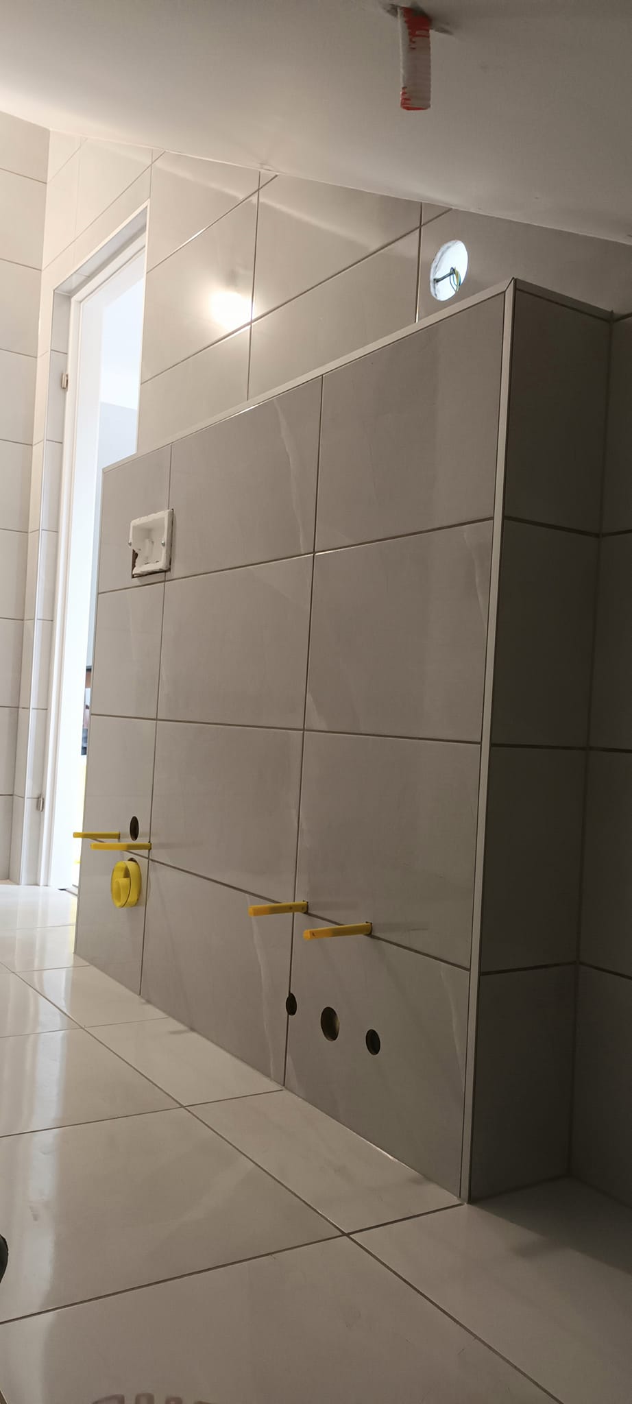 Walk-in tuš s keramičkom oblogom – Juričić
